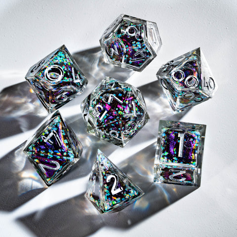 Set di dadi incisi in resina D&D Starry Liquid Heart di URWizards