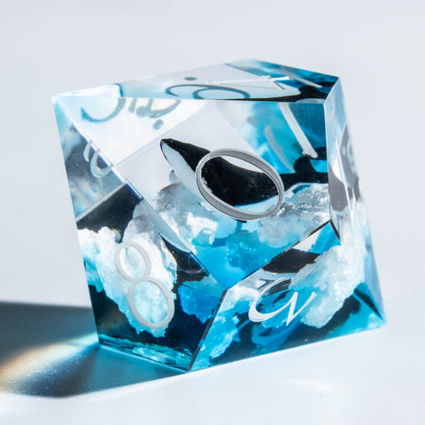 Handgemachtes Sharp Edge Resin Würfelset -Dreamy Whale -