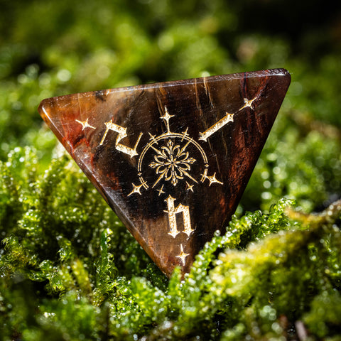 Set di dadi incisi in pietra di sangue di URWizards D&D Eclissi lunare