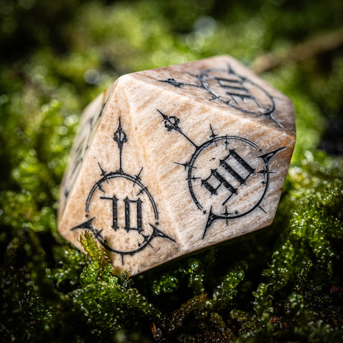 Set di dadi incisi in pietra di sangue di URWizards D&D Eclissi lunare