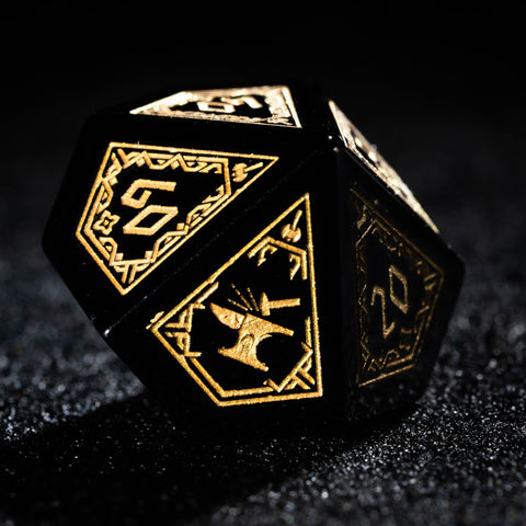 URWizards D&D Würfelset mit Obsidian-Gravur im Zwergenstil