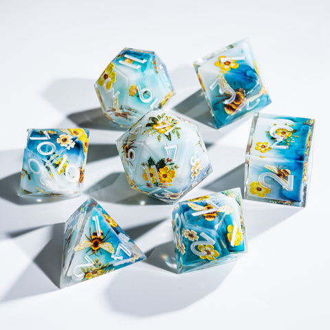 Inner-dice Handmade Sharp Edge Resin Dice Set -Bees- - Urwizards
