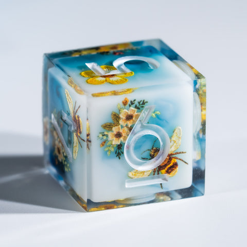 Inner-dice Handmade Sharp Edge Resin Dice Set -Bees- - Urwizards