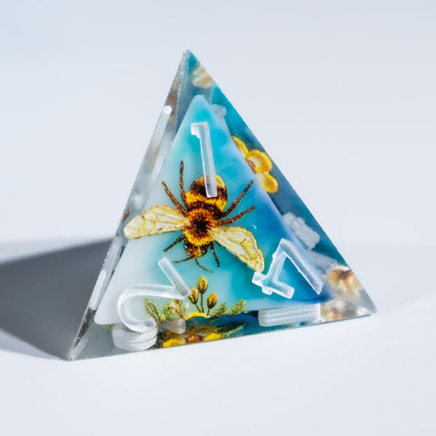 Inner-dice Handmade Sharp Edge Resin Dice Set -Bees- - Urwizards