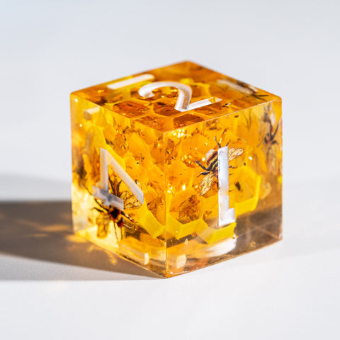 Inner-dice Handmade Sharp Edge Resin Dice Set -Sweet Honey- - Urwizards