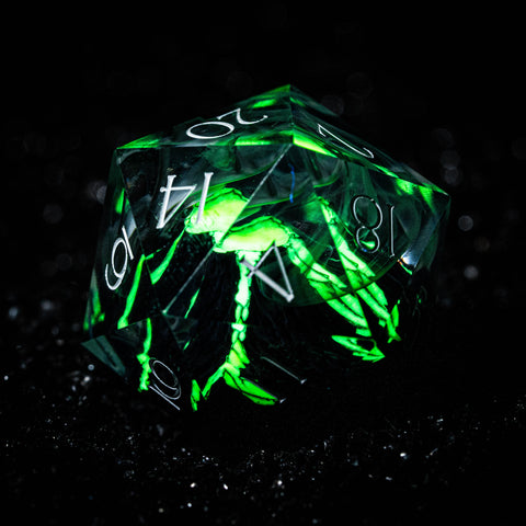 Set di dadi incisi in resina URWizards D&D Regno misterioso - Vulcano verde brillante
