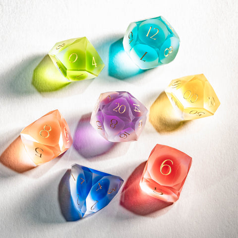 Set di dadi incisi URWizards D&D in resina viola glitter stile mago
