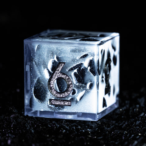 Set di dadi incisi in resina URWizards D&D Regno misterioso - Vulcano della morte splendente