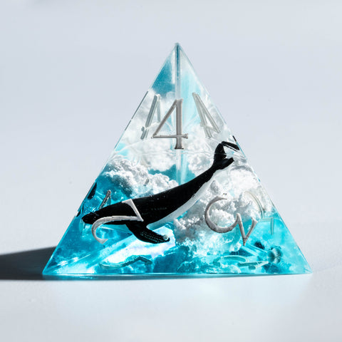 Handgemachtes Sharp Edge Resin Würfelset -Dreamy Whale -