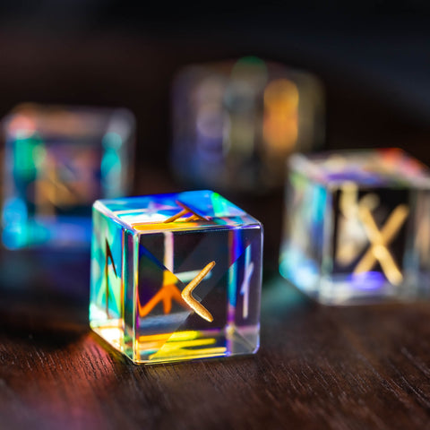 URWizards Engraved Prism Glass Rune dice D6 Viking - Urwizards