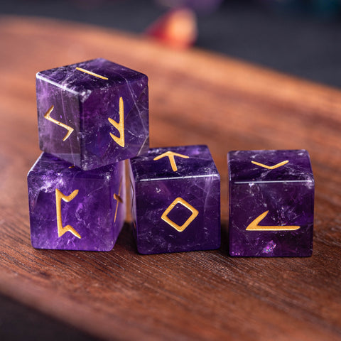 URWizards Engraved Amethyst Rune dice D6 Viking - Urwizards