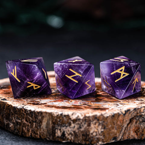 URWizards Engraved Amethyst Rune dice D8 Viking - Urwizards