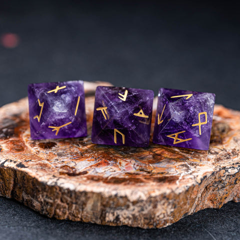 URWizards Engraved Amethyst Rune dice D8 Viking - Urwizards