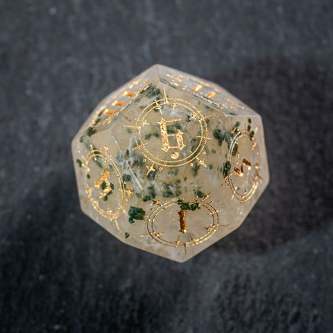 URWizards D&amp;D Würfelset aus versteinertem Holz mit Edelsteingravur, Bogen der Elfen