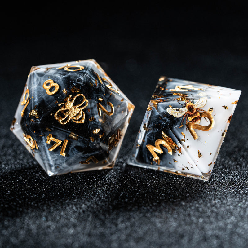 URWizards Inner-dice Handmade Sharp Edge Resin Dice Set - Bees -