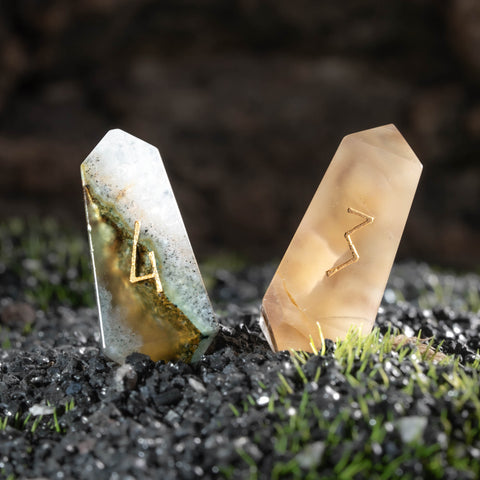 URWizards D&D Agate: Chalcedony–Quartz Transition Zone Dice Set Crystal Shape