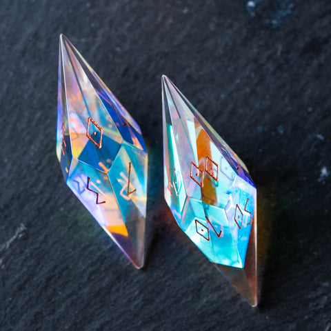 URWizards D&amp;D Feuerquarz-Edelstein-Würfelset mit Gravur (Limitierte Auflage)