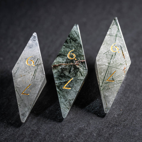 Juego de dados grabados con piedras preciosas de prehnita de URWizards D&amp;D (edición limitada)