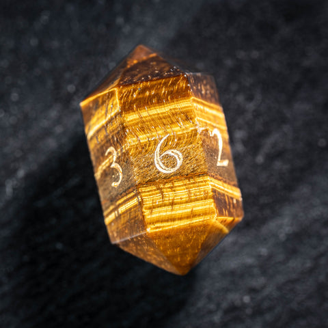 URWizards D&amp;D Feuerquarz-Edelstein-Würfelset mit Gravur (Limitierte Auflage)