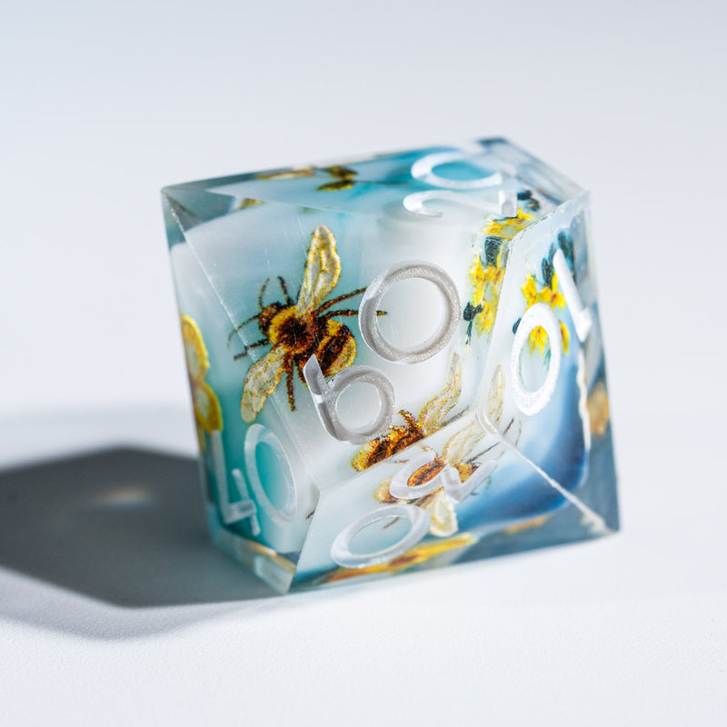 Inner-dice Handmade Sharp Edge Resin Dice Set -Bees- - Urwizards