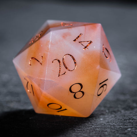 Set di dadi incisi con pietre preziose in legno pietrificato D&amp;D di URWizards