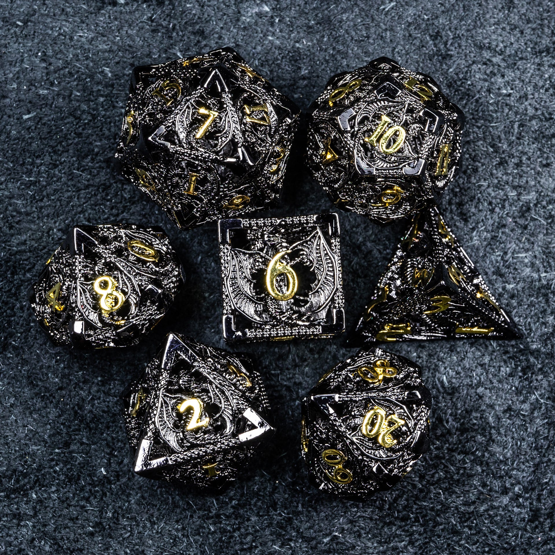URWizards D&D Hollowed Metal Dice Set Dragon Black - A full set of Dice / Black